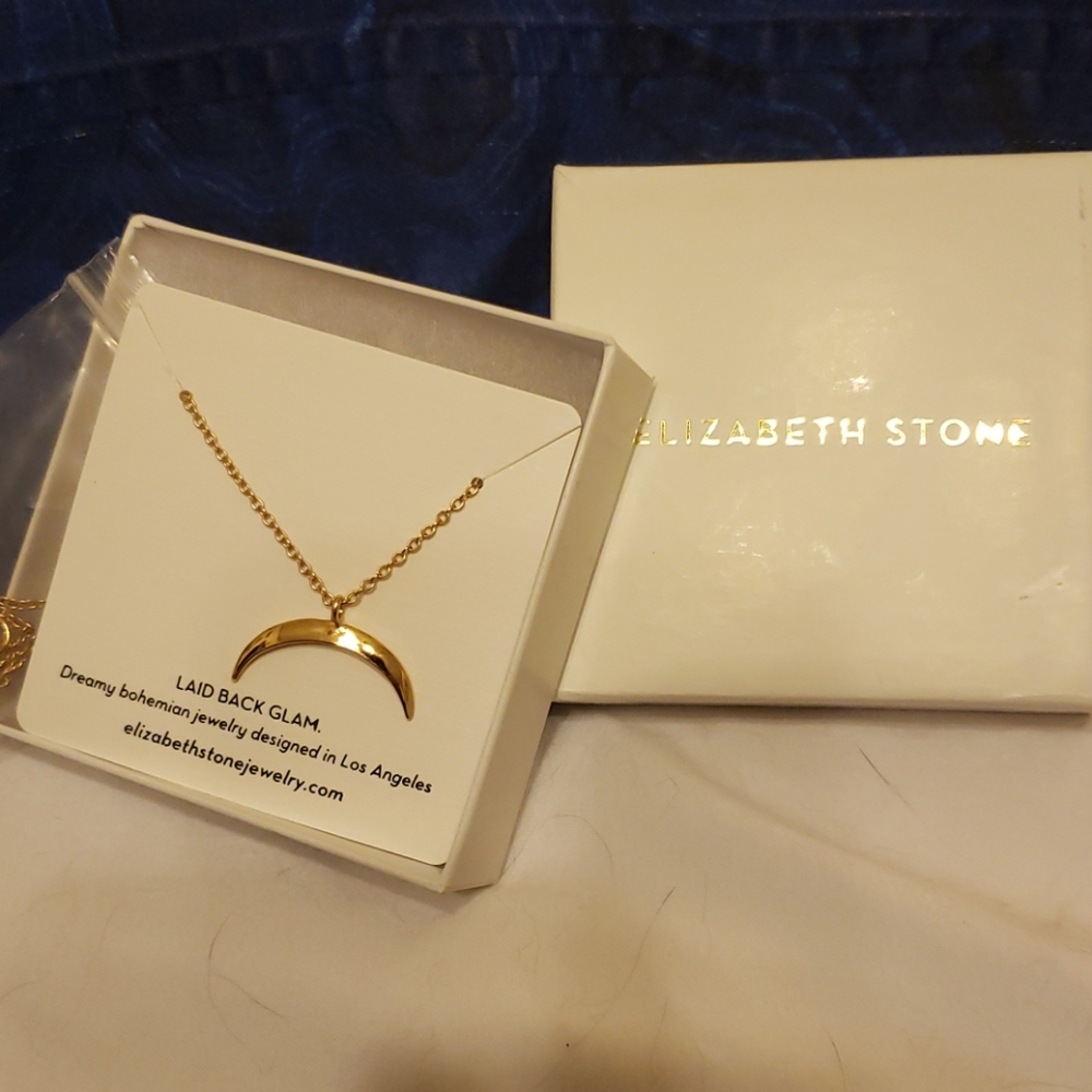 Necklace new, never worn